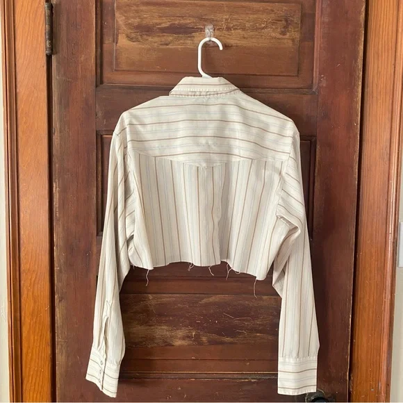 Ely Cattleman Cropped Shirt - Picture 5 of 6